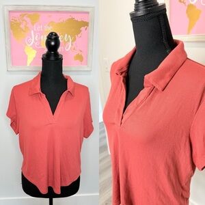 Coral Collared V-Neck Women's Short Sleeve Top
